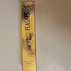 TARTE LIGHTS, CAMERA, SLASHES STATEMENT MASCARA